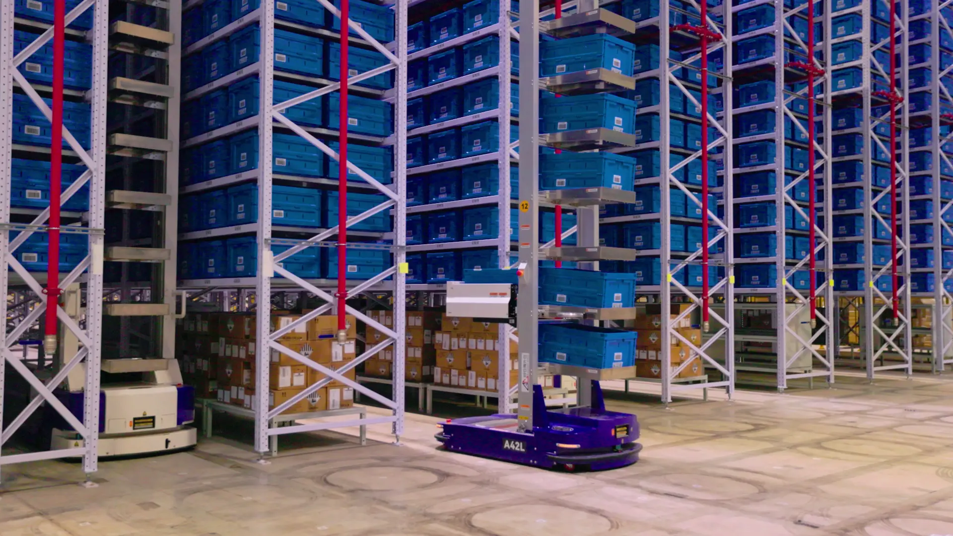 AMR Technology's Growing Role in Peak Season Logistics